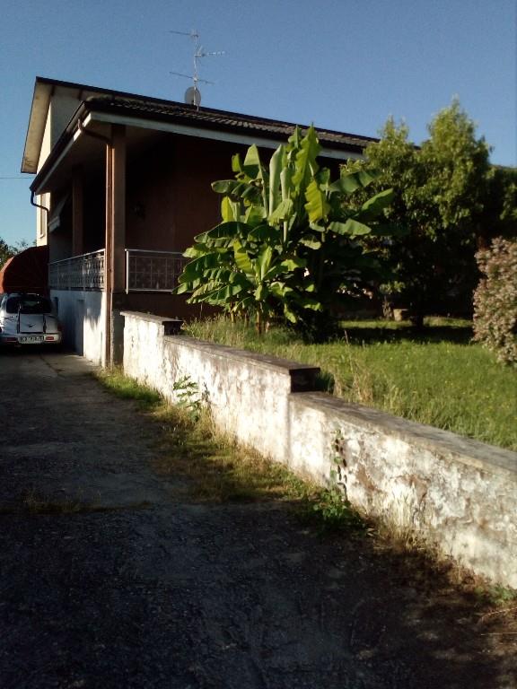 casa indipendente in vendita a Reggiolo in zona Villanova