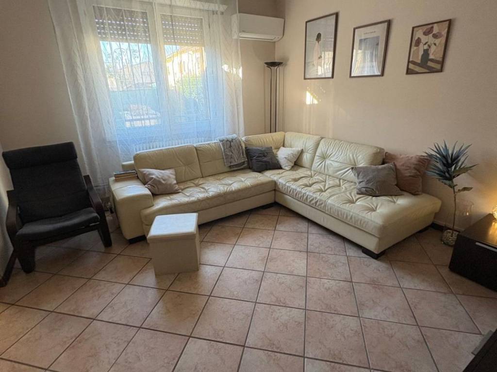 casa indipendente in vendita a Reggiolo