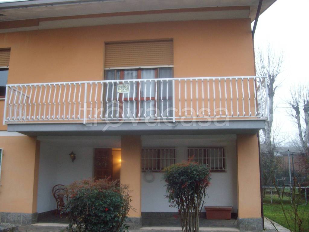 casa indipendente in vendita a Reggiolo