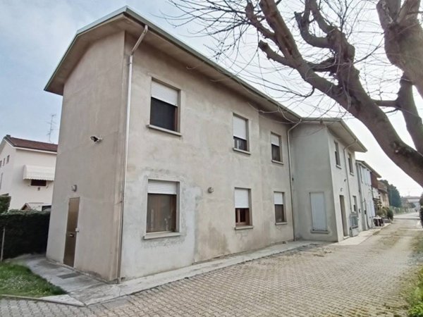 casa indipendente in vendita a Reggiolo