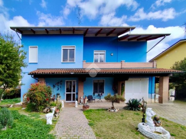 casa indipendente in vendita a Reggiolo