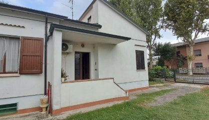 casa indipendente in vendita a Reggiolo