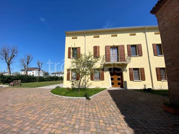 casa indipendente in vendita a Reggiolo in zona Brugneto