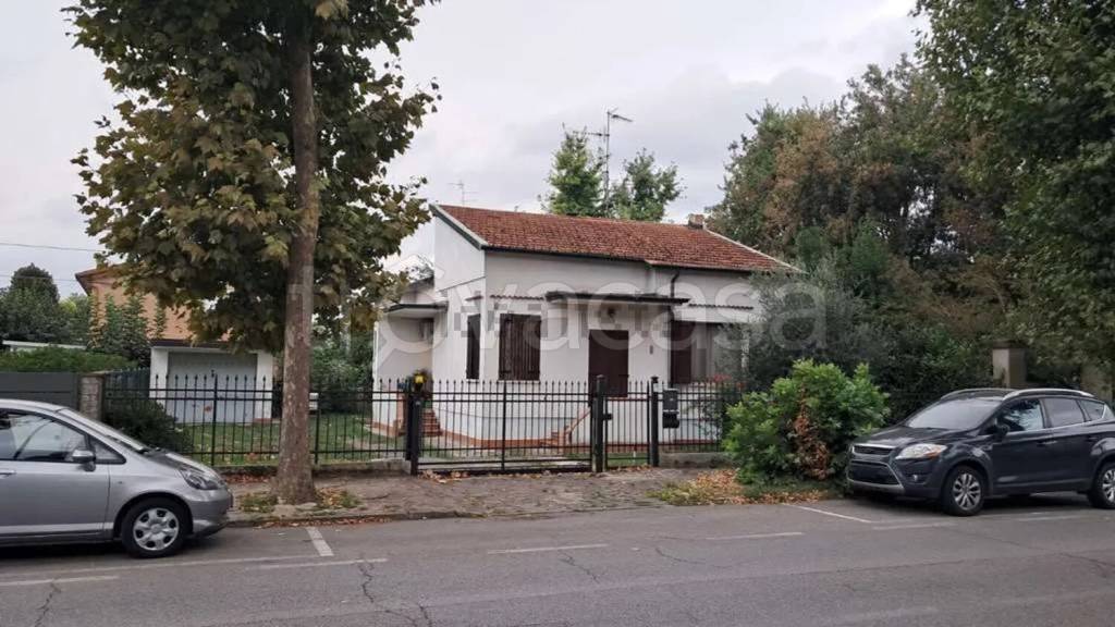 casa indipendente in vendita a Reggiolo