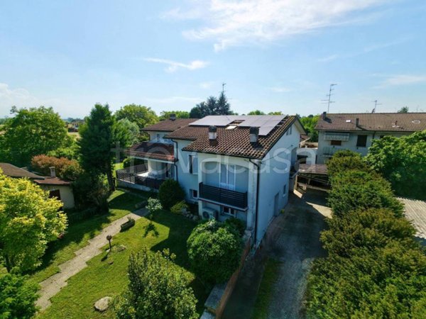 casa indipendente in vendita a Reggiolo in zona Brugneto