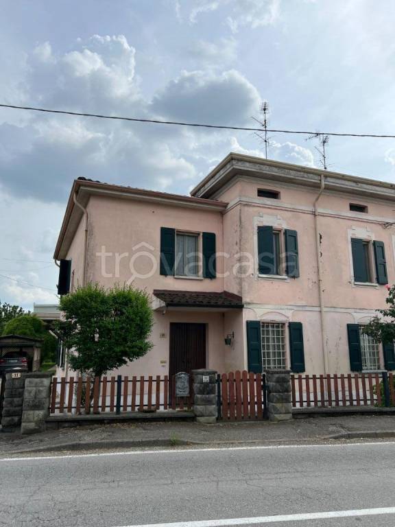 casa indipendente in vendita a Reggiolo