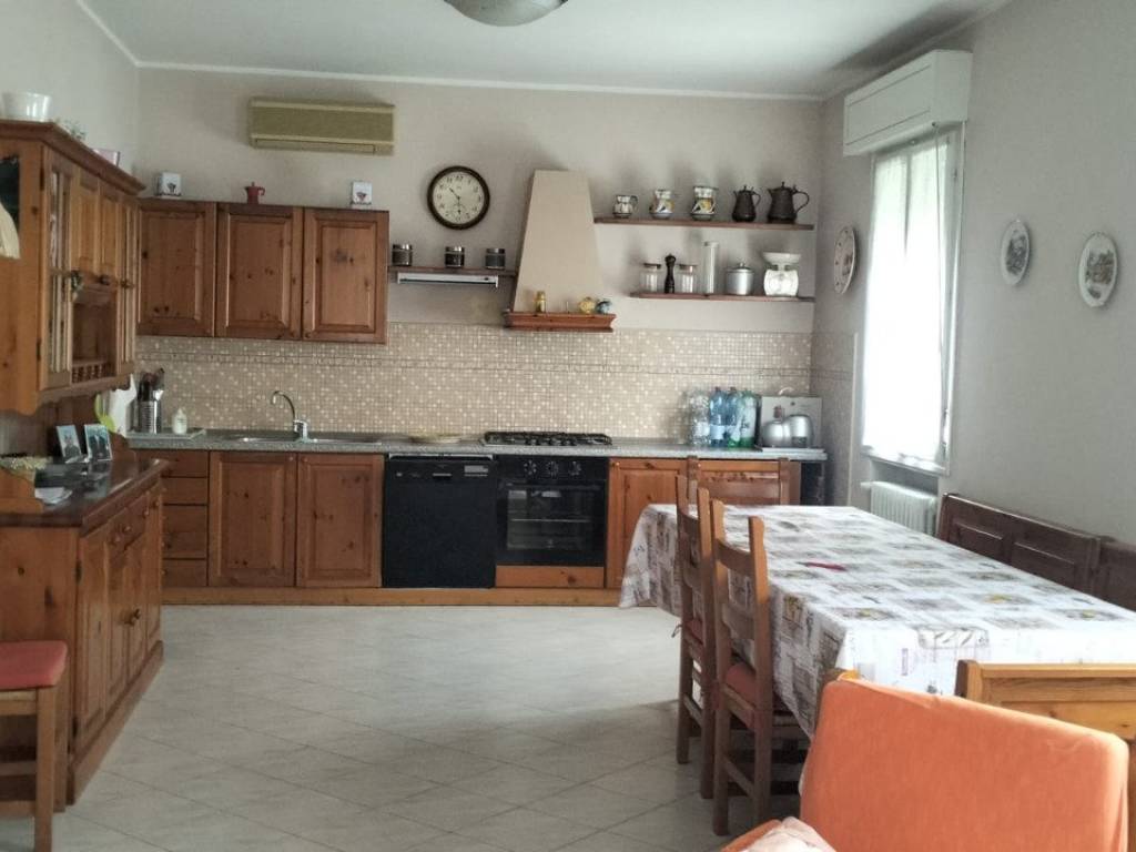 casa indipendente in vendita a Reggiolo