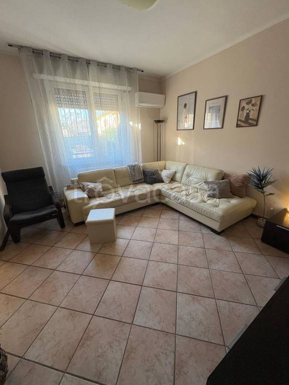 casa indipendente in vendita a Reggiolo