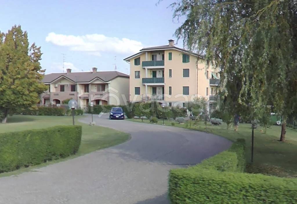 appartamento in vendita a Reggiolo in zona Brugneto