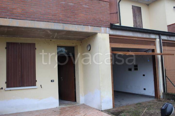 casa indipendente in vendita a Reggiolo in zona Brugneto