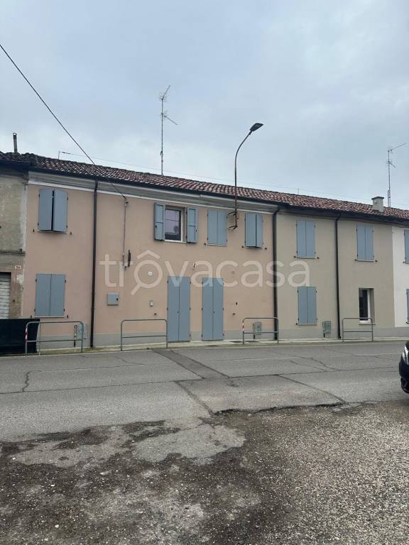 casa indipendente in vendita a Reggiolo