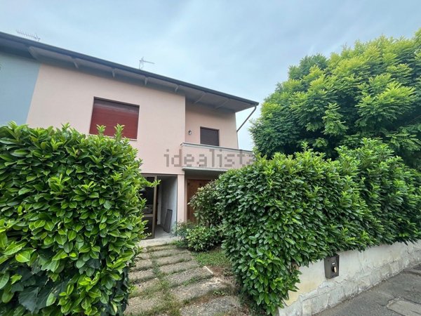 casa indipendente in vendita a Reggiolo