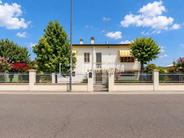 casa indipendente in vendita a Reggiolo