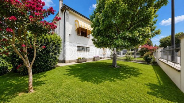 casa indipendente in vendita a Reggiolo