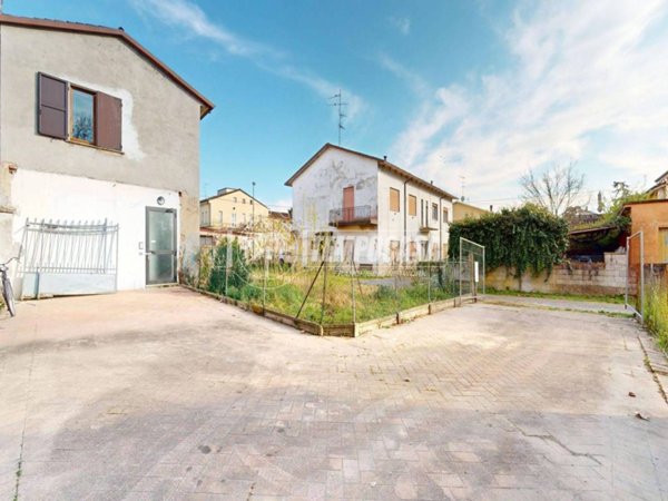 casa indipendente in vendita a Reggiolo