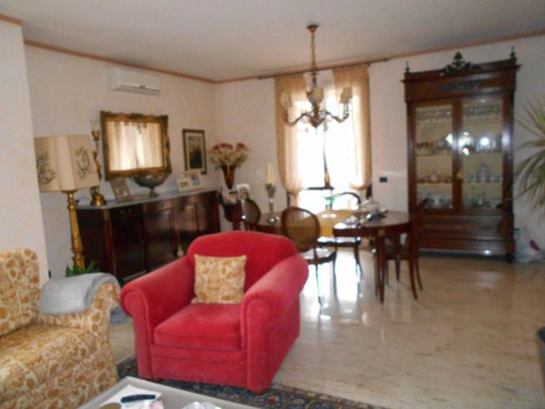 casa indipendente in vendita a Reggio nell'Emilia in zona Rivalta