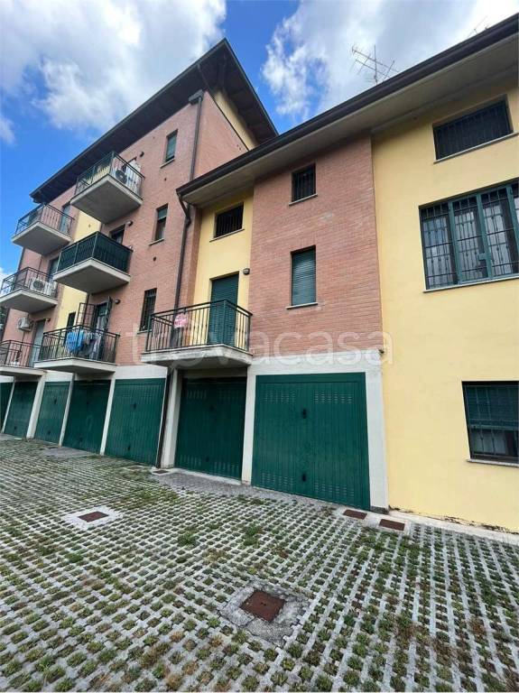 casa indipendente in vendita a Reggio nell'Emilia in zona Pieve Modolena