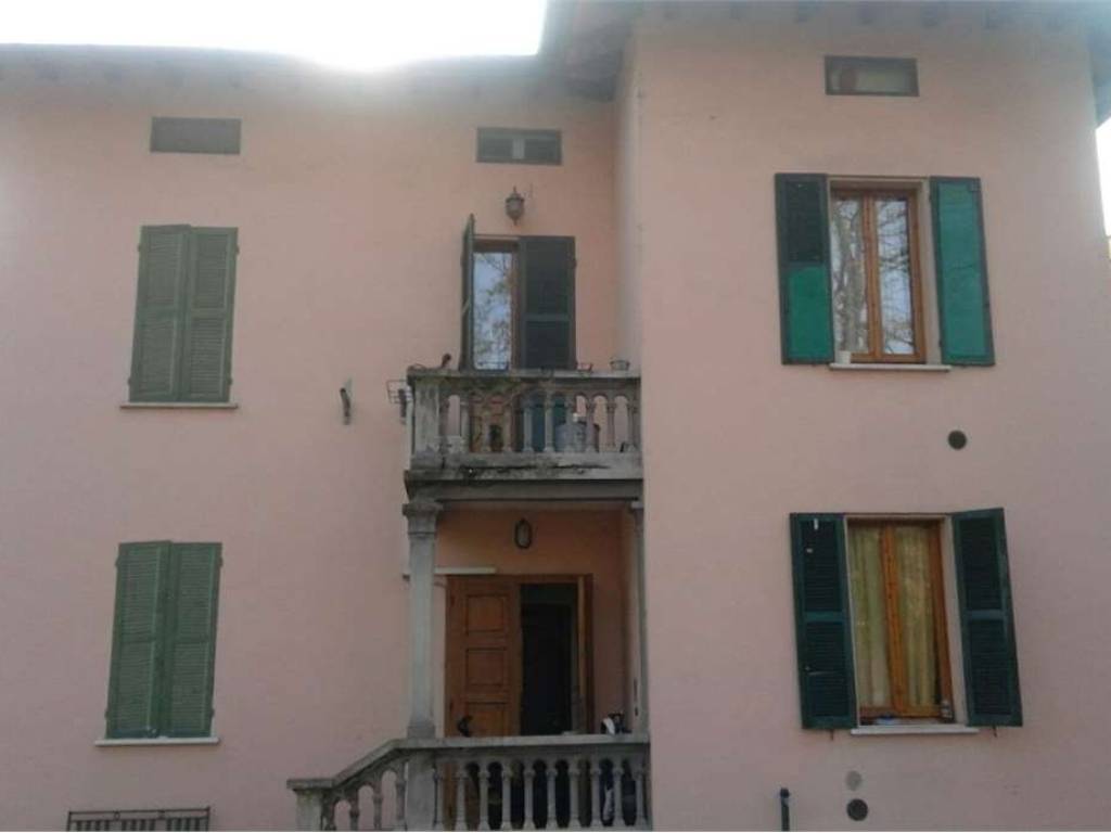 casa indipendente in vendita a Reggio nell'Emilia