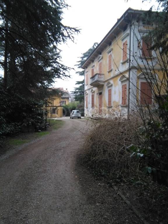villa in vendita a Reggio nell'Emilia in zona Baragalla