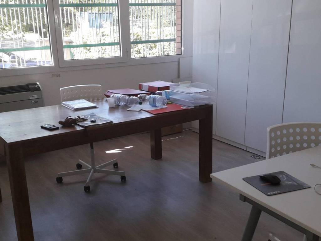 negozio in vendita a Reggio nell'Emilia in zona Rivalta