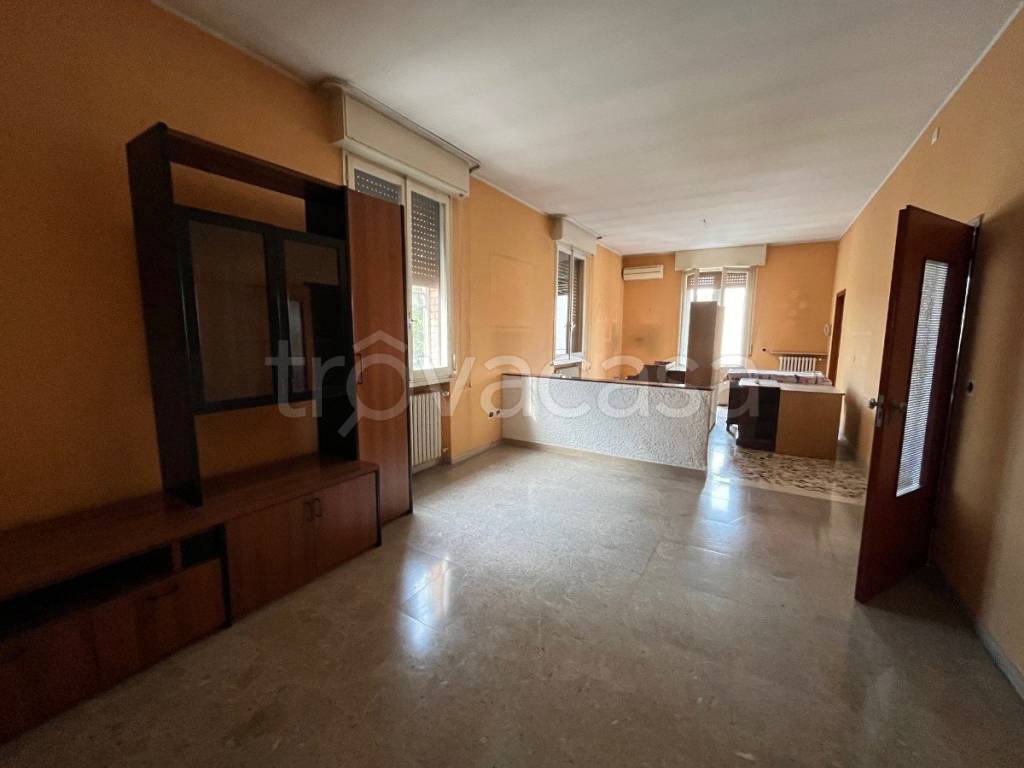 casa indipendente in vendita a Reggio nell'Emilia in zona San Prospero Strinati