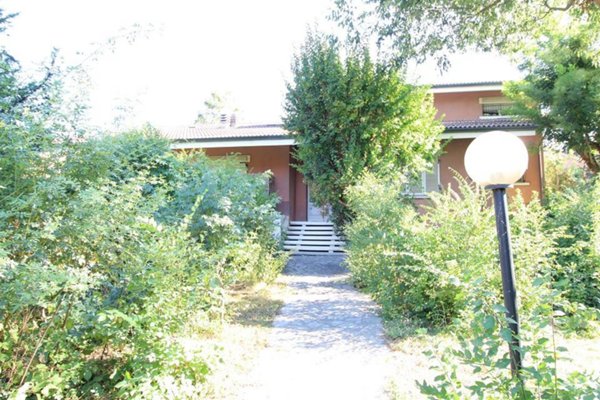 casa indipendente in vendita a Reggio nell'Emilia in zona Rosta Nuova