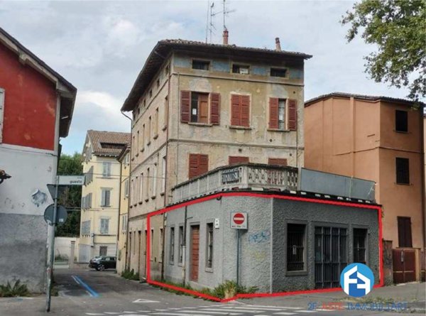 appartamento in vendita a Reggio nell'Emilia in zona Tribunale