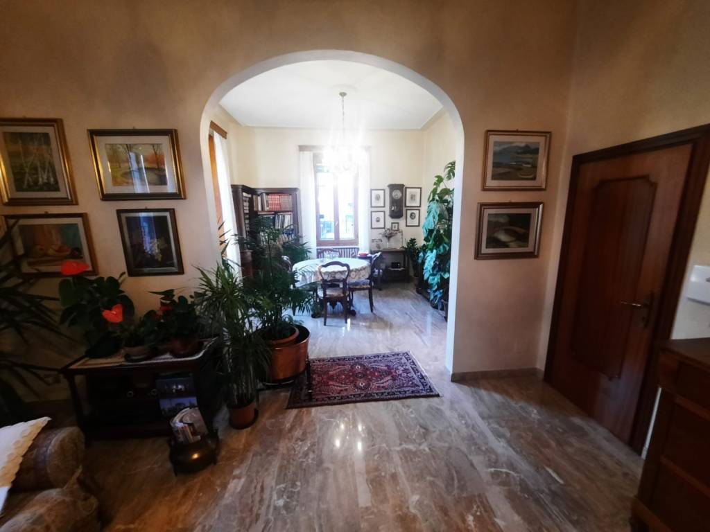 casa indipendente in vendita a Reggio nell'Emilia in zona Città Storica