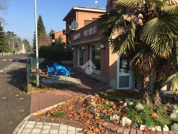 negozio in vendita a Reggio nell'Emilia in zona Roncocesi