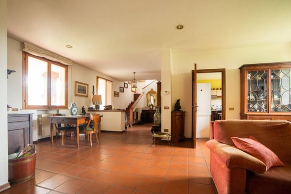 casa indipendente in vendita a Reggio nell'Emilia in zona Città Storica