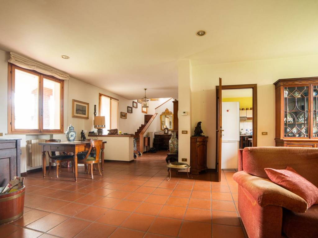 casa indipendente in vendita a Reggio nell'Emilia in zona Città Storica