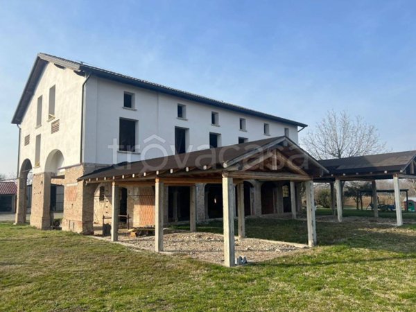 casa indipendente in vendita a Reggio nell'Emilia in zona Coviolo