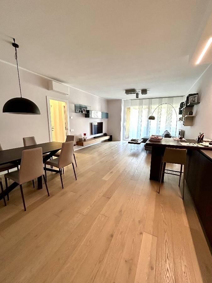 appartamento in vendita a Reggio nell'Emilia in zona Città Storica