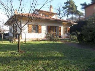 casa indipendente in vendita a Reggio nell'Emilia in zona Carrozzone
