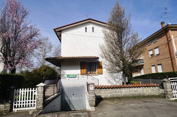 casa indipendente in vendita a Reggio nell'Emilia in zona Buco del Signore