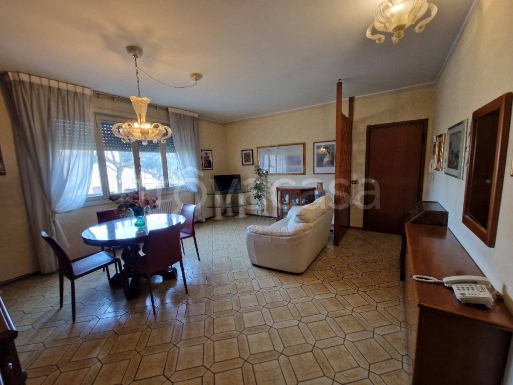 appartamento in vendita a Reggio nell'Emilia in zona Pratofontana