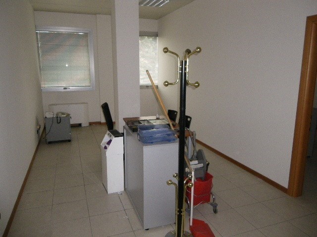ufficio in vendita a Reggio nell'Emilia in zona San Maurizio