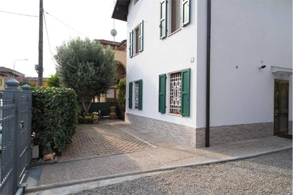 casa indipendente in vendita a Reggio nell'Emilia in zona Premuda