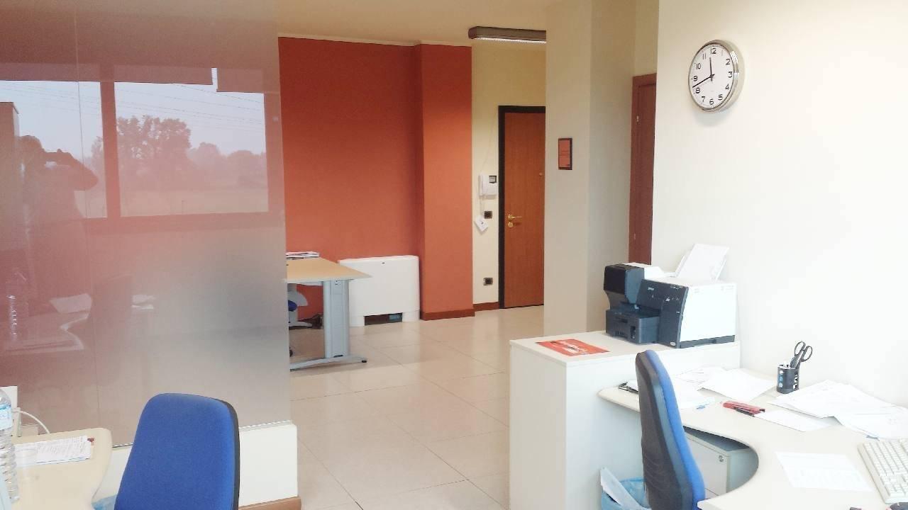 ufficio in vendita a Reggio nell'Emilia in zona Città Storica
