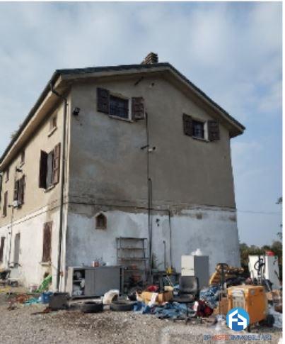 appartamento in vendita a Reggio nell'Emilia in zona Tribunale