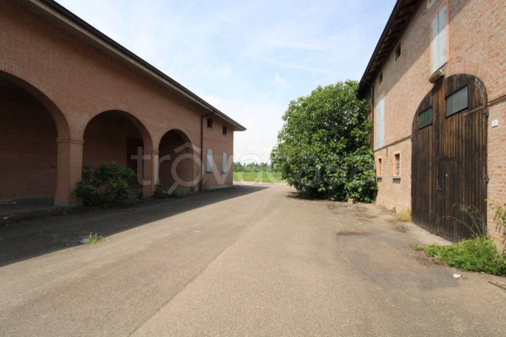 casa indipendente in vendita a Reggio nell'Emilia in zona Sesso