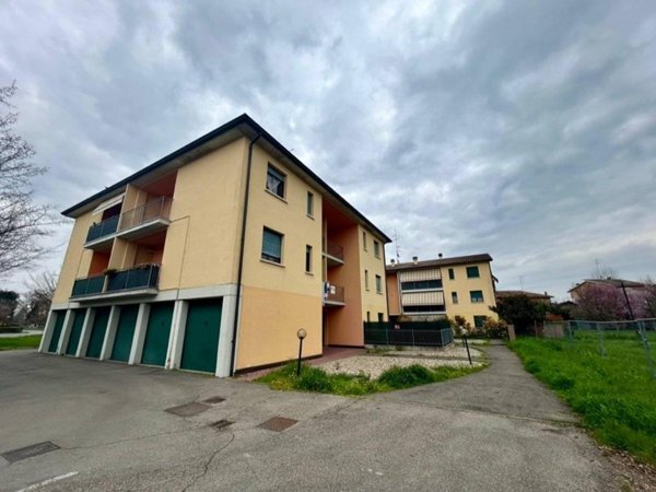 appartamento in vendita a Reggio nell'Emilia in zona Cavazzoli