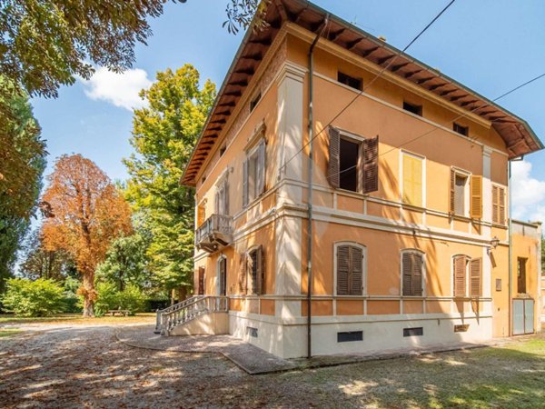 casa indipendente in vendita a Reggio nell'Emilia in zona Gavassa