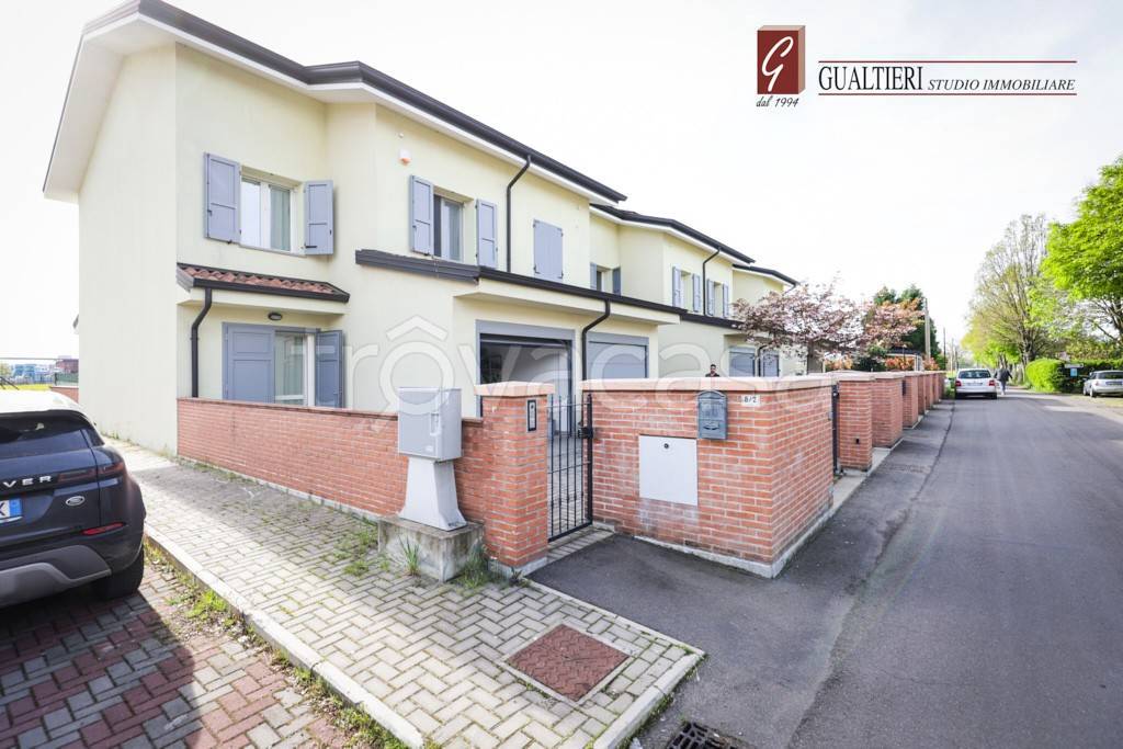 casa indipendente in vendita a Reggio nell'Emilia in zona Marmirolo