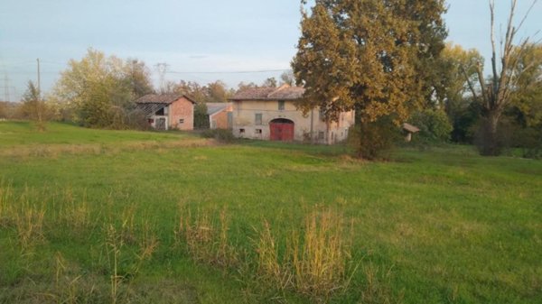 negozio in vendita a Reggio nell'Emilia in zona San Bartolomeo