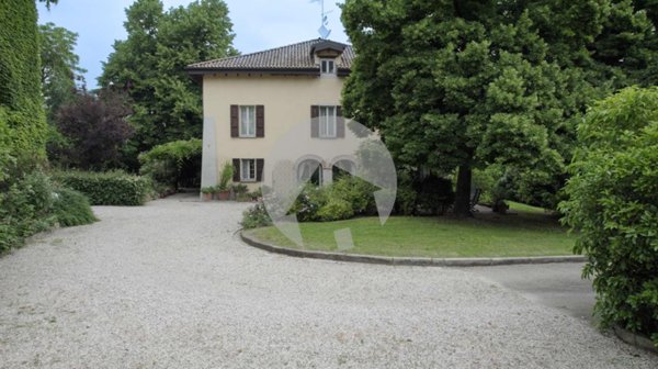 casa indipendente in vendita a Reggio nell'Emilia in zona Città Storica