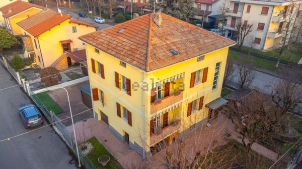 casa indipendente in vendita a Reggio nell'Emilia in zona Baragalla