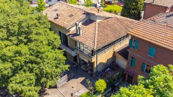 casa indipendente in vendita a Reggio nell'Emilia in zona Tondo