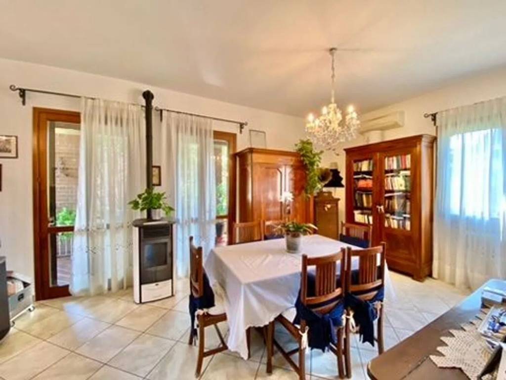 casa indipendente in vendita a Reggio nell'Emilia