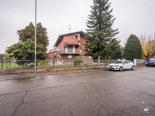 casa indipendente in vendita a Reggio nell'Emilia in zona Rivalta
